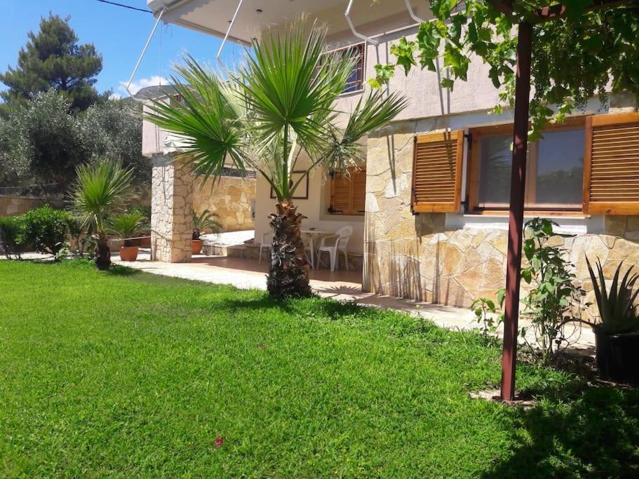 Porto Vito Apartamento Aigosthena Exterior foto